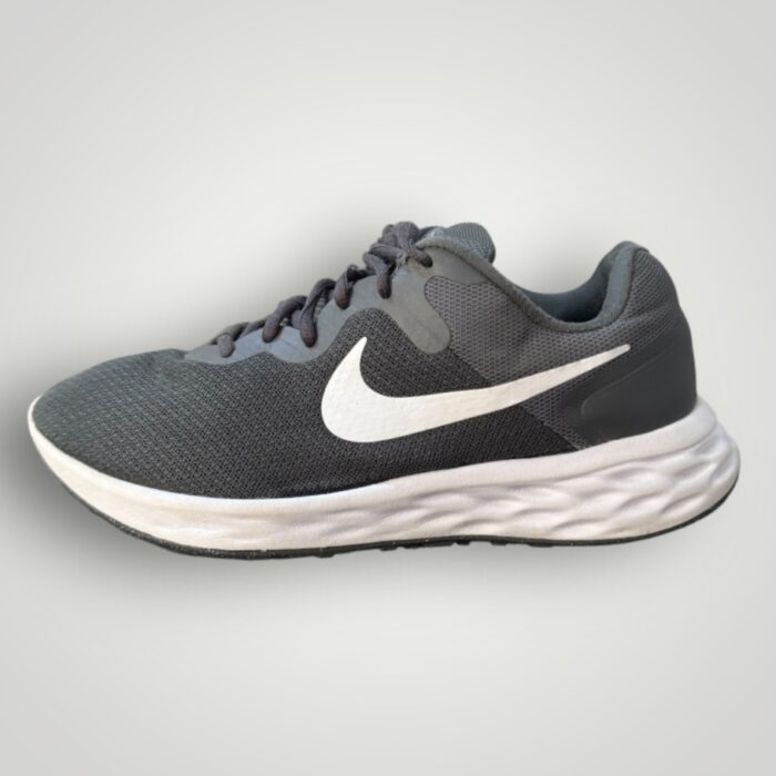 NIKE REVOLUTION 6 - Image 1